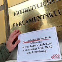 Sos Mitmensch Macht Videoaktion Vor Fp Gegen Rassistische Wahnideen